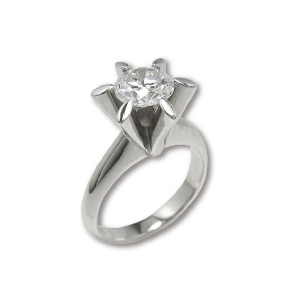 ジュエリーリフォームしたい爪の大きな高さのあるダイヤモンドリング