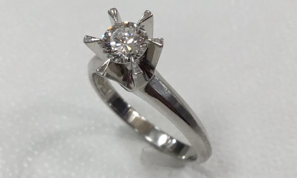 リフォーム前　ダイヤモンド婚約指輪