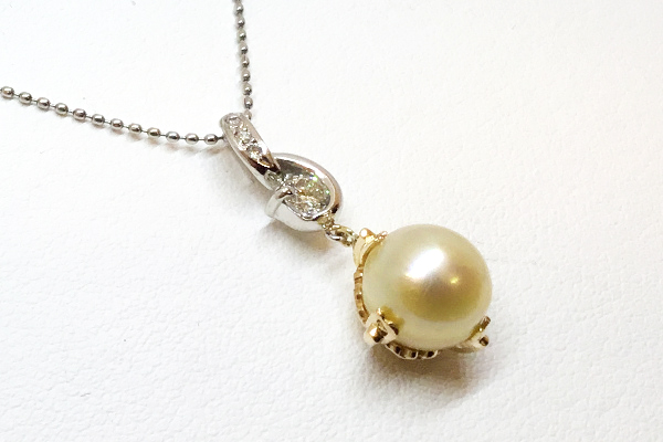 真珠とダイヤネックレス