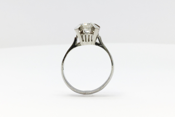 リフォーム前のダイヤモンド立爪の指輪