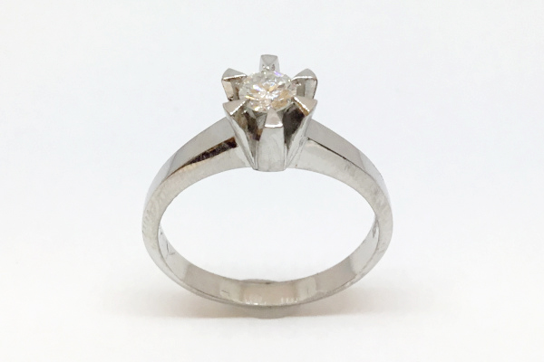リフォーム前のダイヤモンド婚約指輪