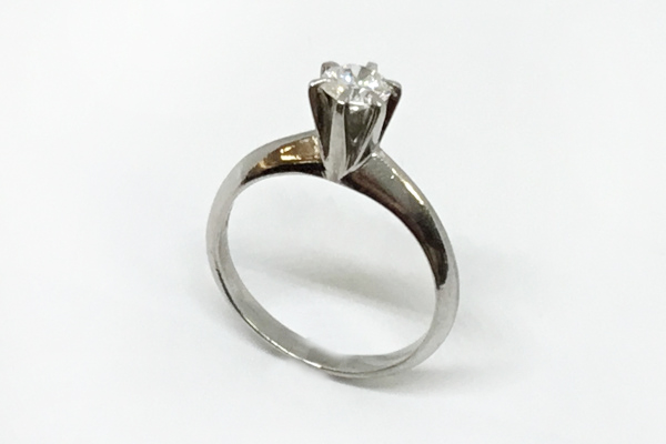 ご両親から譲り受けたダイヤモンドの婚約指輪