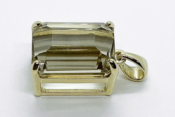 オーダーメイドのシンプルなペンダント