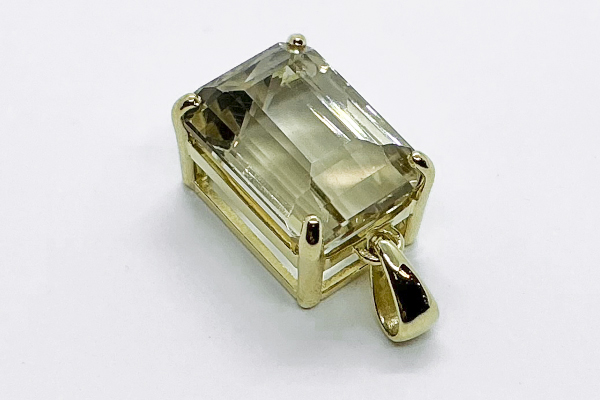 オーダーメイドのシンプルなペンダント