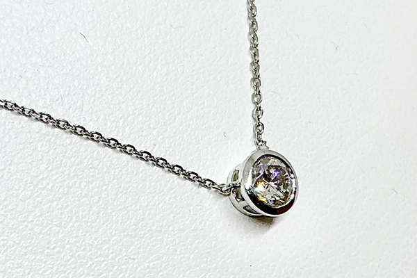 シンプルなダイヤモンドネックレス　（0.412）Pt.850アズキチェーン付き