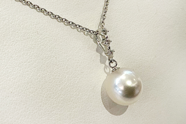 リメイク後のパールペンダントトップ（9.1mm　Pt.900　ダイヤ3石）