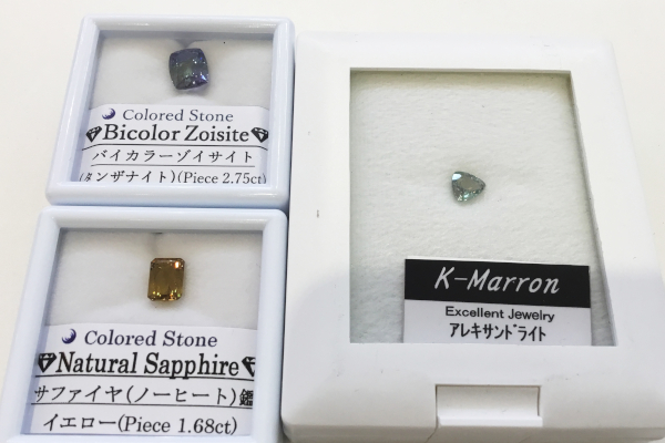 多数のコレクションの一部を拝見、次回はペンダントかリングか、順番に考えています。