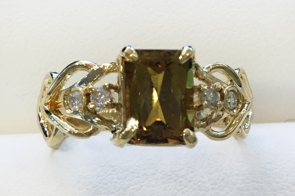 イエローゴールドでフルオーダーのリングが出来上がりました