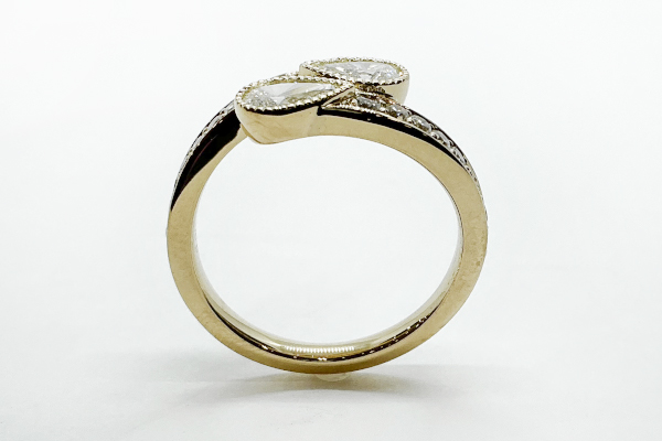 お母様愛用のメガネのダイヤで、作った指環