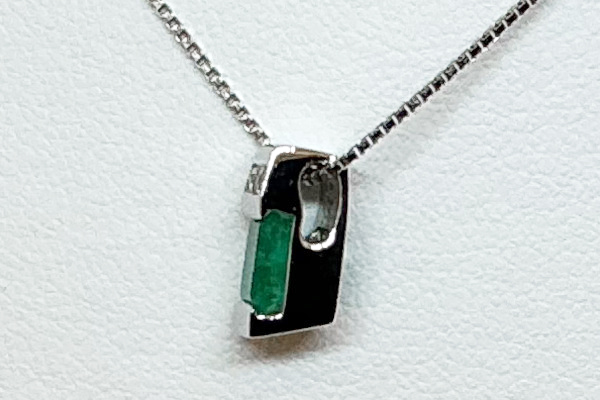 リメイク後のエメラルドTOP