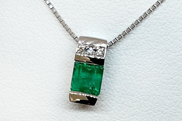 リメイク後のエメラルドTOP