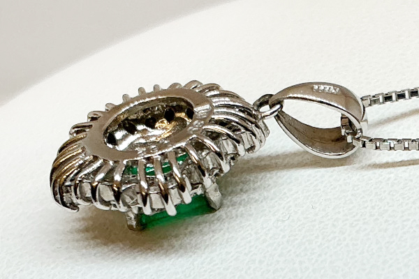 リメイク前のエメラルドTOP