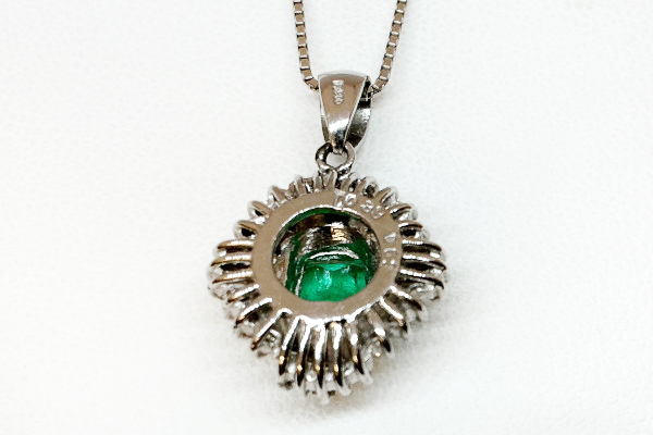 リメイク前のエメラルドTOP