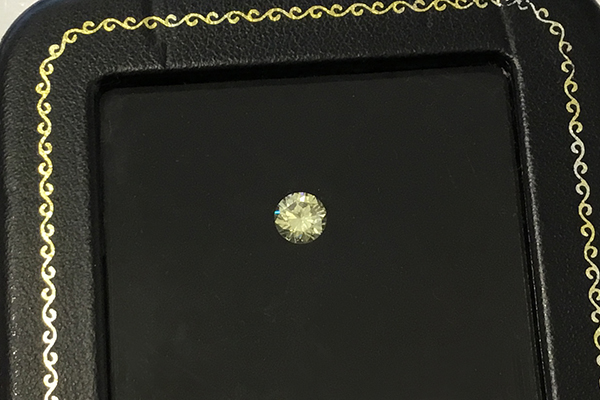 0.60ct、お預かりしたイエローダイヤのルース