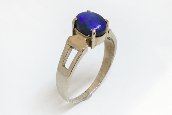 リメイク前のブラックオパールR