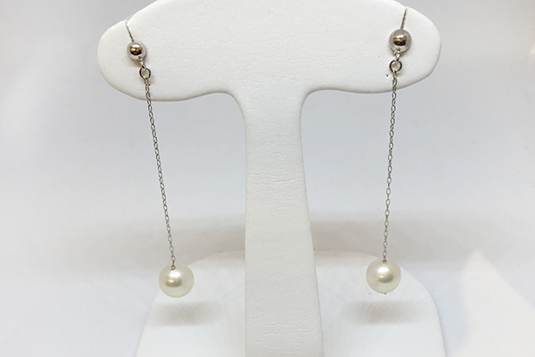 ピアス